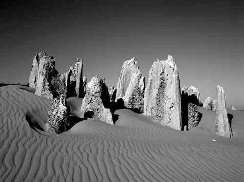 800px pinnacles western australia